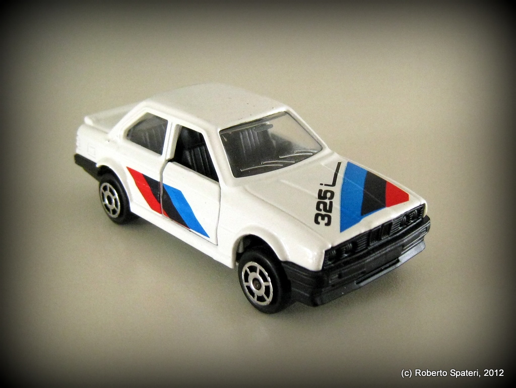 Majorette BMW 325 i (n.229)